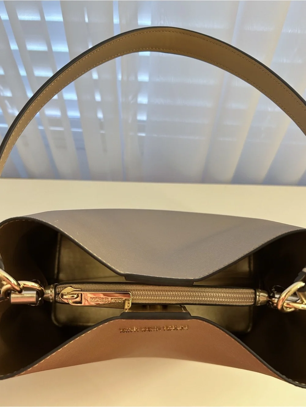 MICHAEL KORS Pale Gold Pratt Medium Shoulder Bag